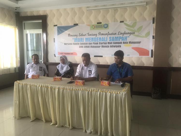 {SMK SMAK Makassar} Bincang Lingkungan bersama Startup Mall Sampah Makassar dan komite sekolah
